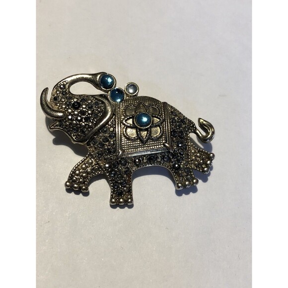 VINTAGE MARCASITE CRYSTAL LUCITE GOOD LUCK ELEPHANT PIN BROOCH~SIGNED: FAF - Picture 2 of 5